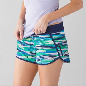 Lululemon Tracker Short III Seven Wonders Multi Hero Blue Green Lined